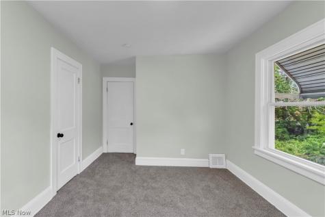 4415 E 139th Street Garfield Heights OH 44105