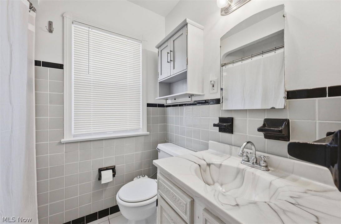 4217 Hinsdale Road South Euclid OH 44121
