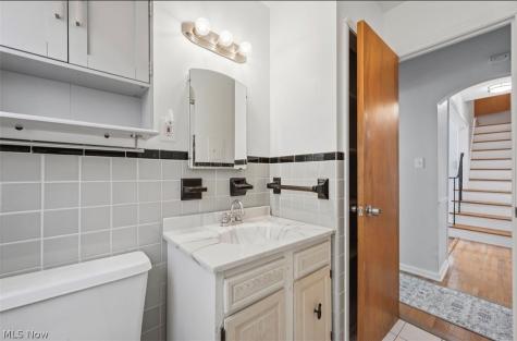 4217 Hinsdale Road South Euclid OH 44121