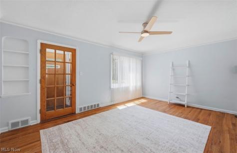 4217 Hinsdale Road South Euclid OH 44121