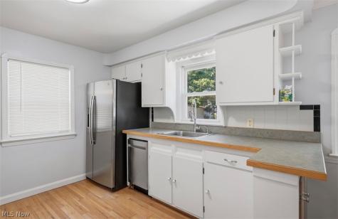 4217 Hinsdale Road South Euclid OH 44121