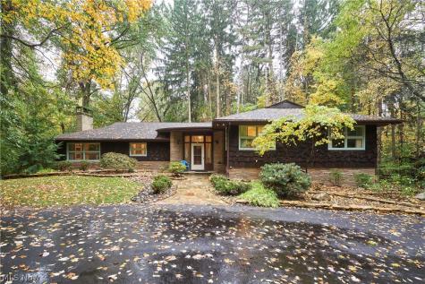 4630 Pinecrest Drive Akron OH 44321