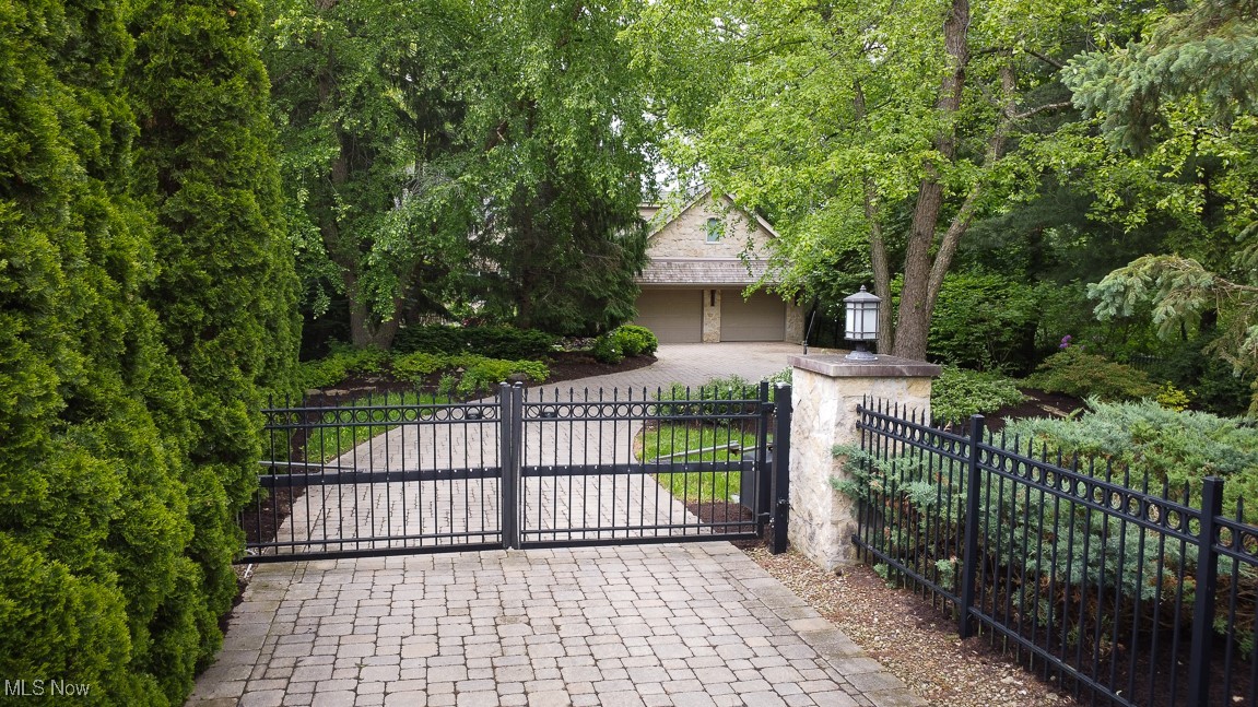 25550 Lake Road Bay Village OH 44140