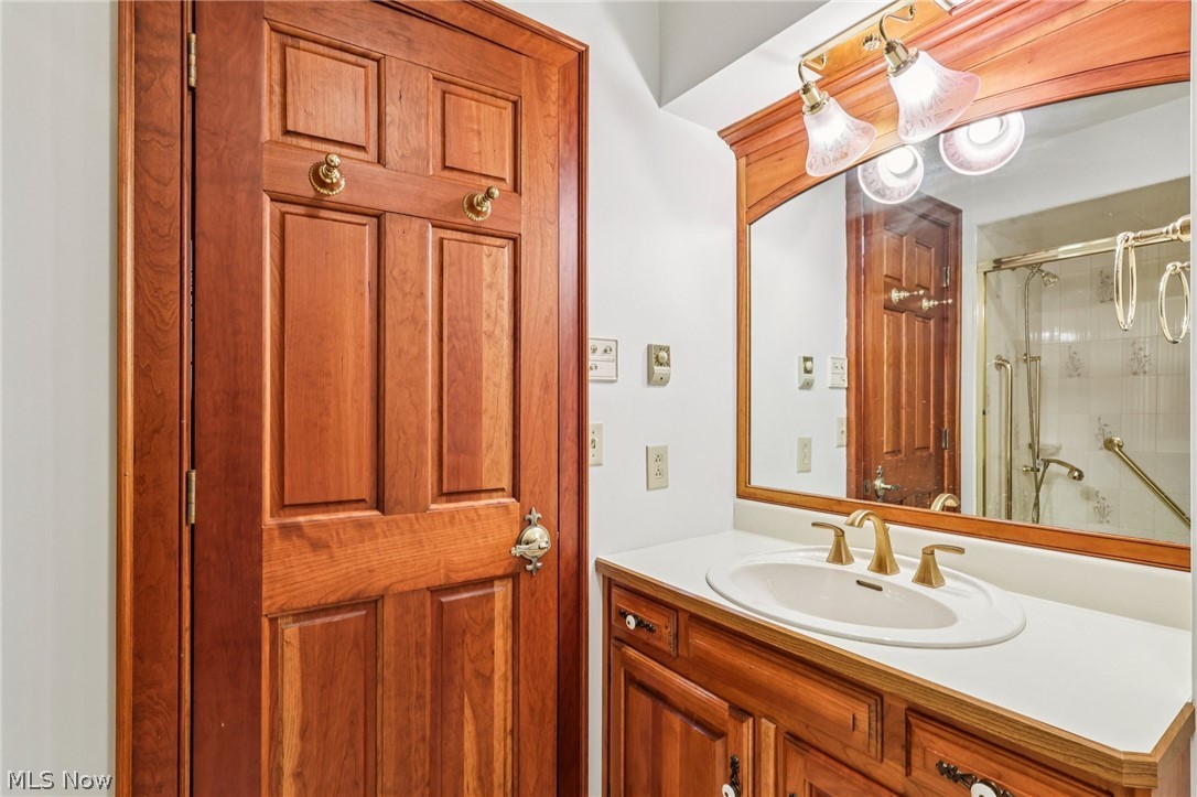 8187 North Lima Road Poland OH 44514