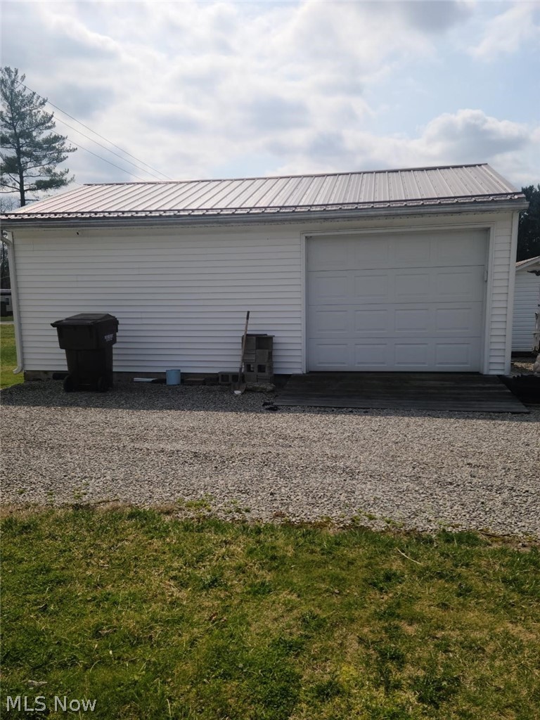 7899 Lakewood Drive Williamsfield OH 44093