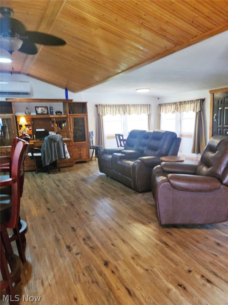 7899 Lakewood Drive Williamsfield OH 44093