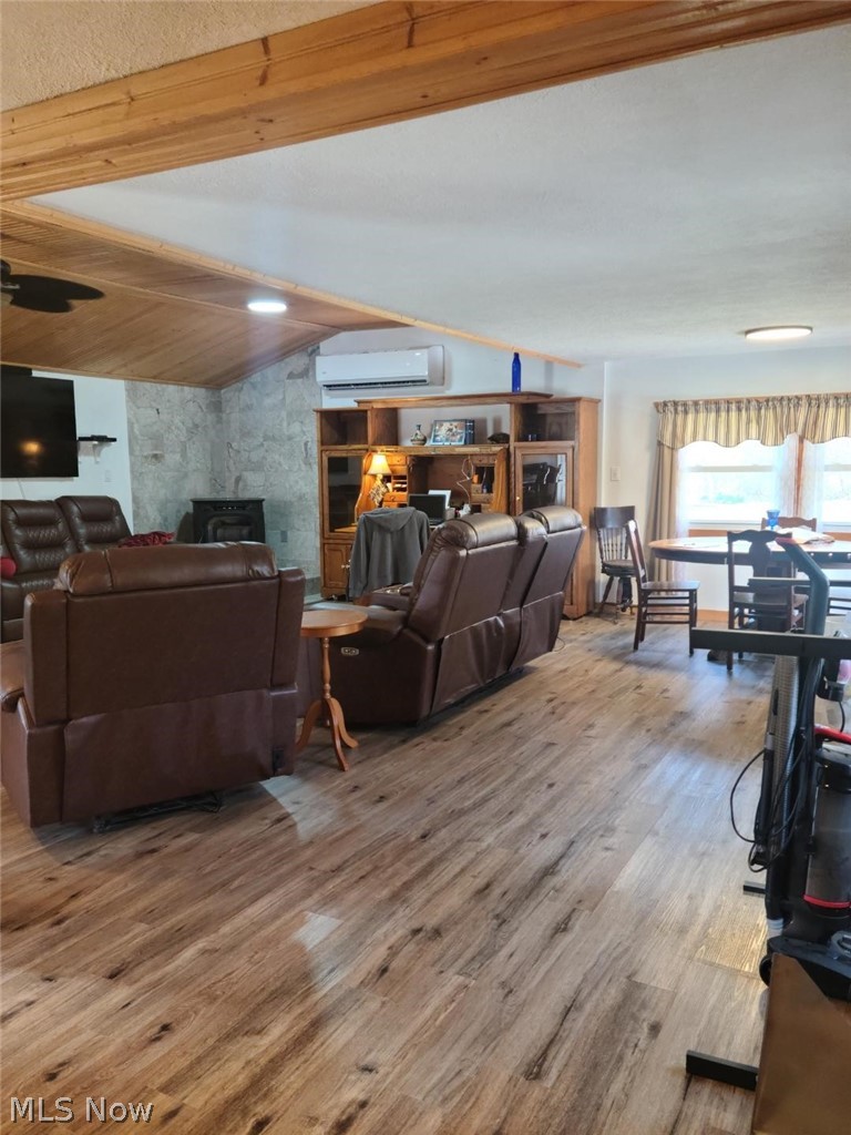7899 Lakewood Drive Williamsfield OH 44093