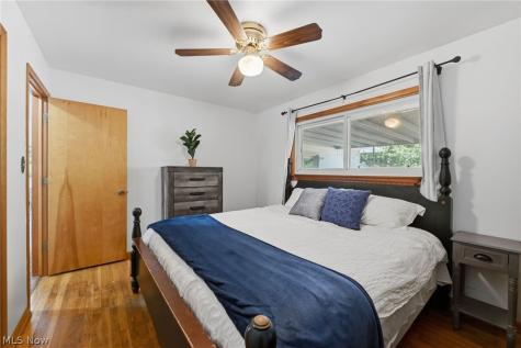 21810 Forestview Circle Brook Park OH 44142