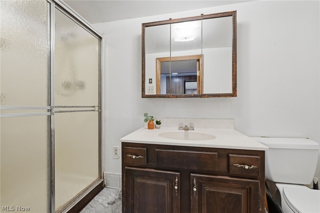 21810 Forestview Circle Brook Park OH 44142
