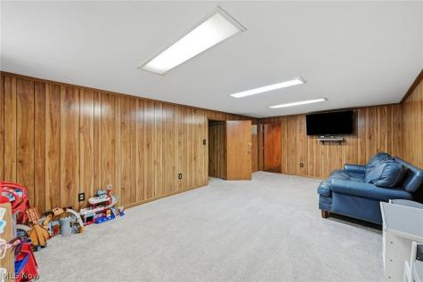 21810 Forestview Circle Brook Park OH 44142