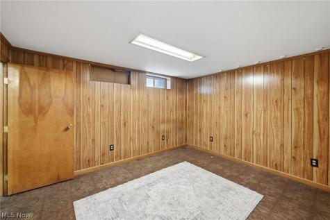 21810 Forestview Circle Brook Park OH 44142