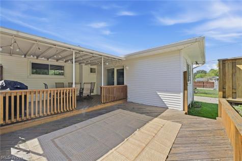 21810 Forestview Circle Brook Park OH 44142