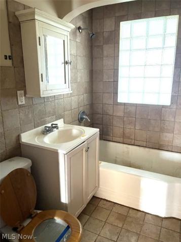 133 Ohio Avenue Niles OH 44446