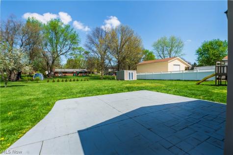 2375 Yorktown Street NW Uniontown OH 44685