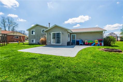 2375 Yorktown Street NW Uniontown OH 44685