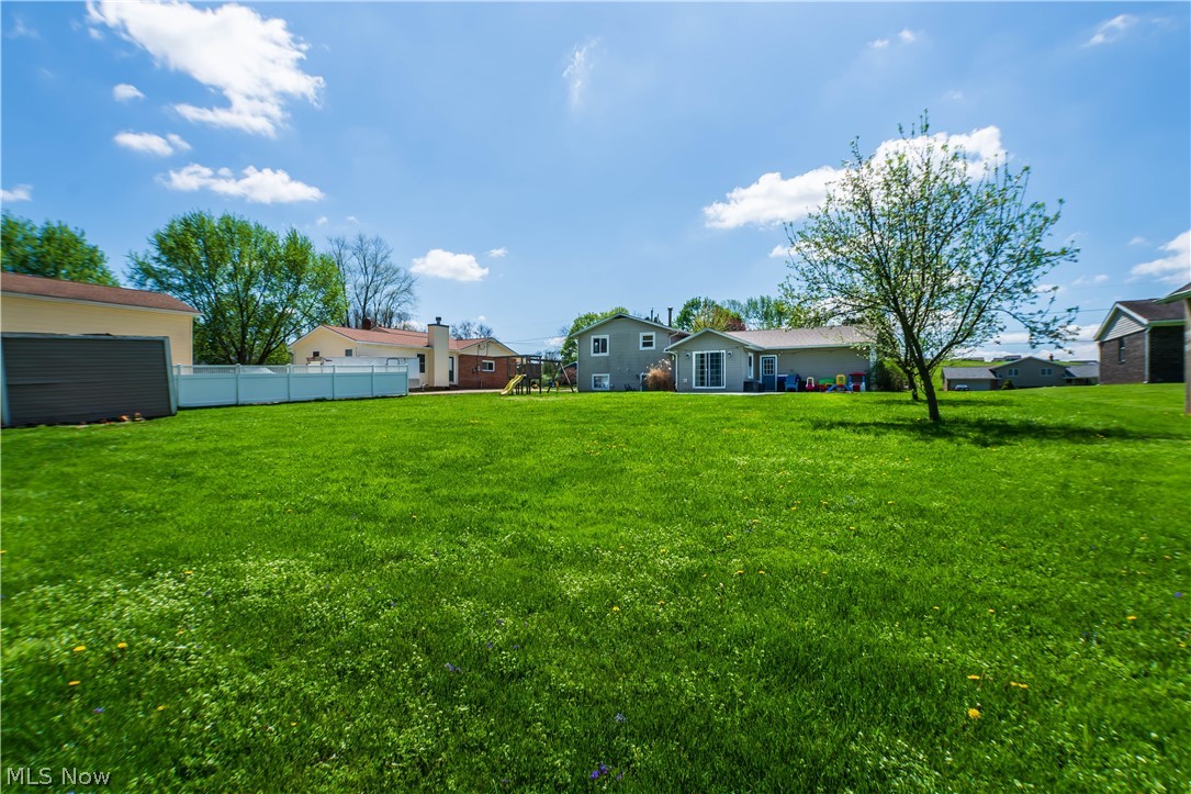2375 Yorktown Street NW Uniontown OH 44685