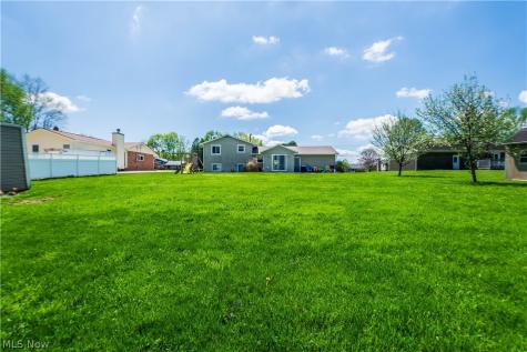 2375 Yorktown Street NW Uniontown OH 44685