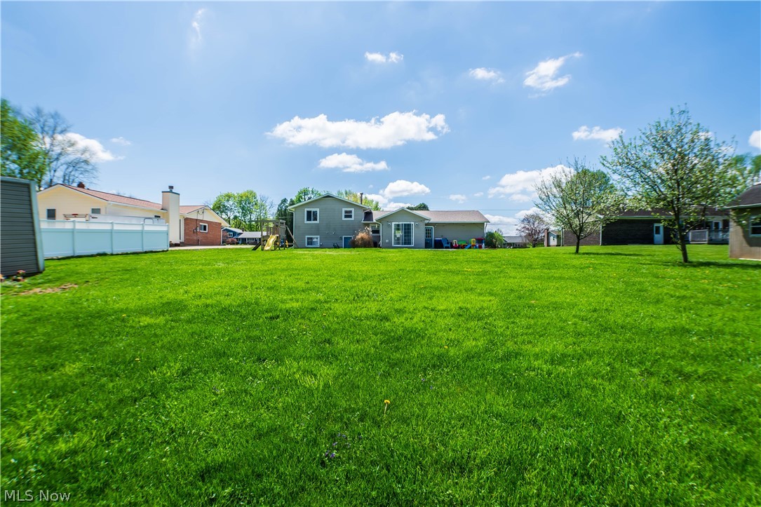 2375 Yorktown Street NW Uniontown OH 44685
