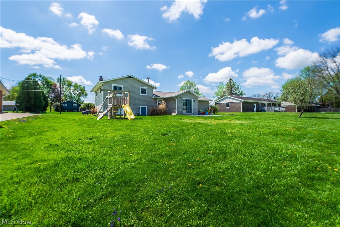 2375 Yorktown Street NW Uniontown OH 44685