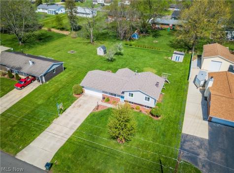 2375 Yorktown Street NW Uniontown OH 44685