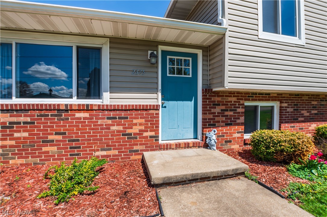 2375 Yorktown Street NW Uniontown OH 44685