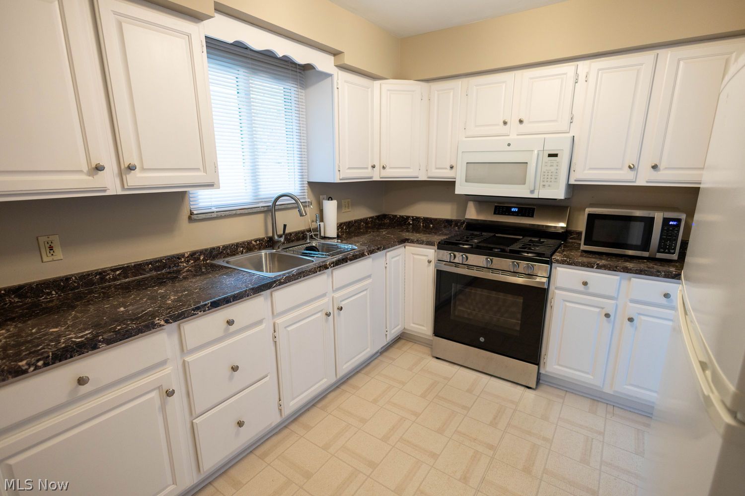 4068 W 219th Street Fairview Park OH 44126