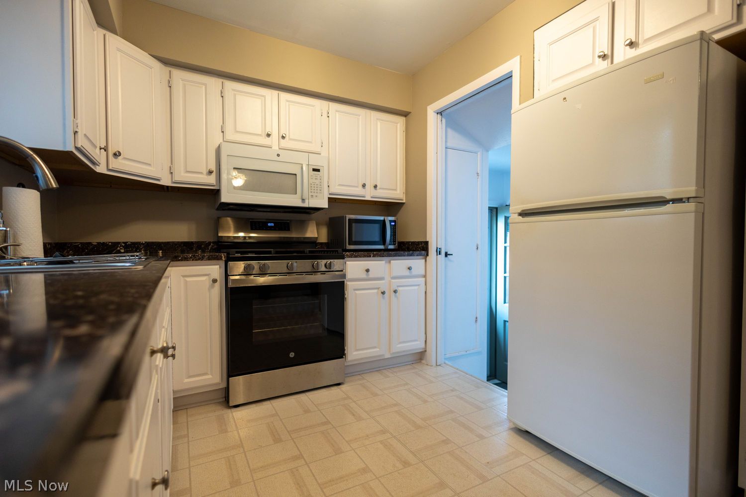 4068 W 219th Street Fairview Park OH 44126