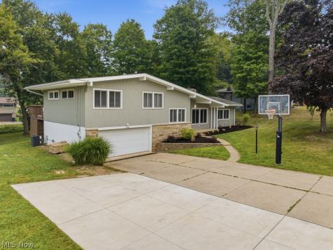 332 Smith Drive Tallmadge OH 44278