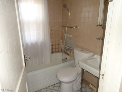 3607 W 139th Street Cleveland OH 44111