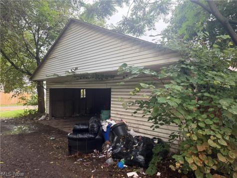 824 Fulton Road NW Canton OH 44703