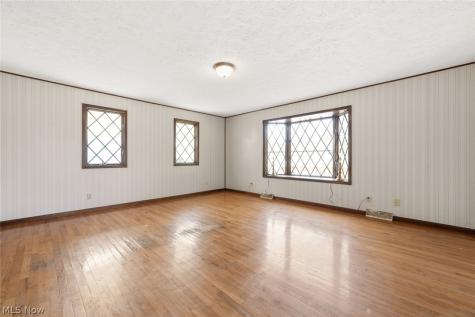 344 E 246th Street Euclid OH 44123