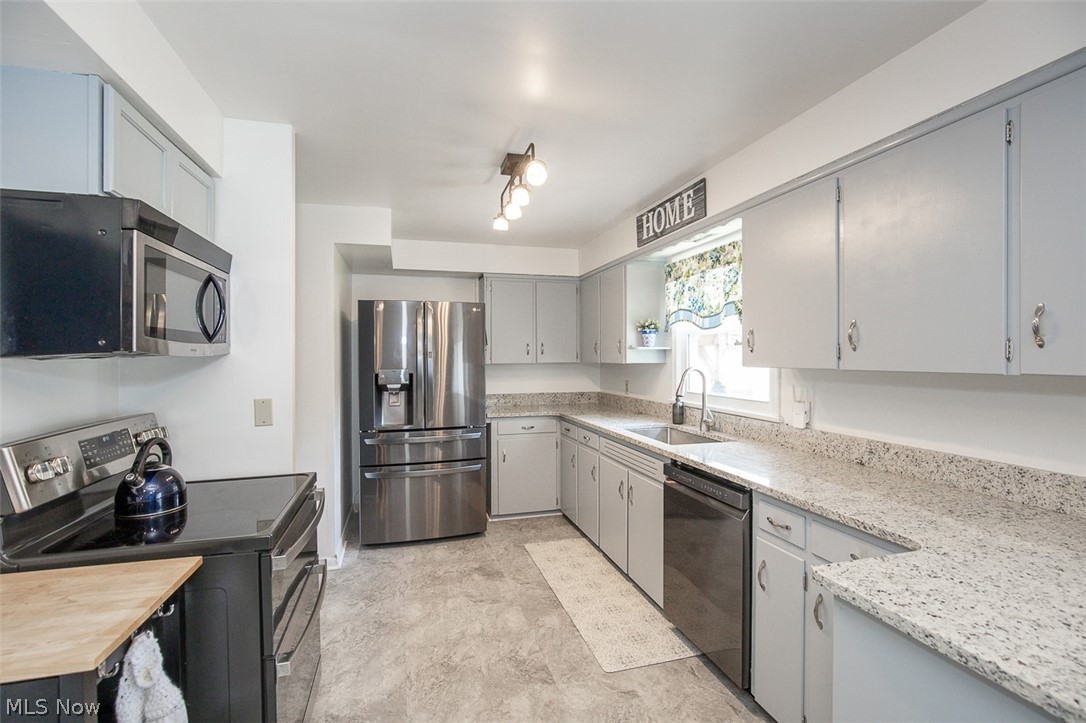 173 Terra Lane Amherst OH 44001
