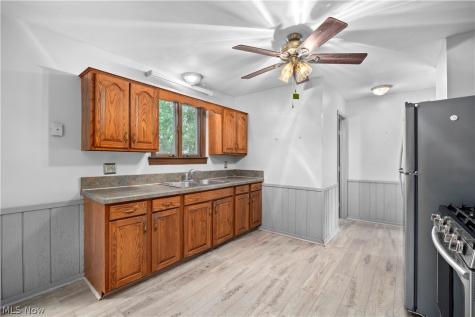 5742 Pleasant Street North Ridgeville OH 44039