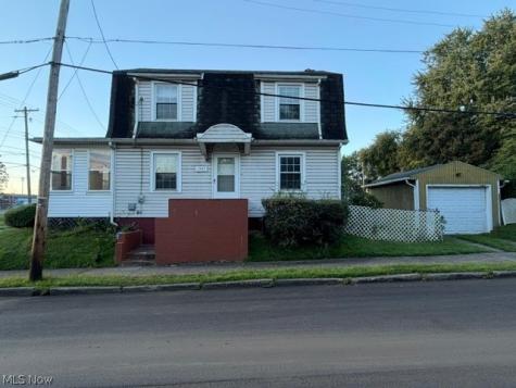 1547 Maple Avenue NE Canton OH 44705