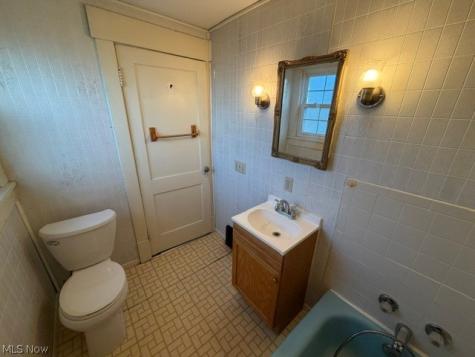 1547 Maple Avenue NE Canton OH 44705