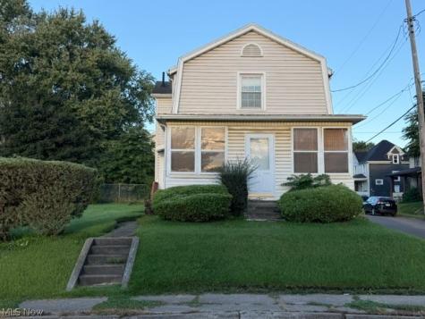 1547 Maple Avenue NE Canton OH 44705
