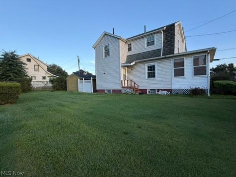1547 Maple Avenue NE Canton OH 44705