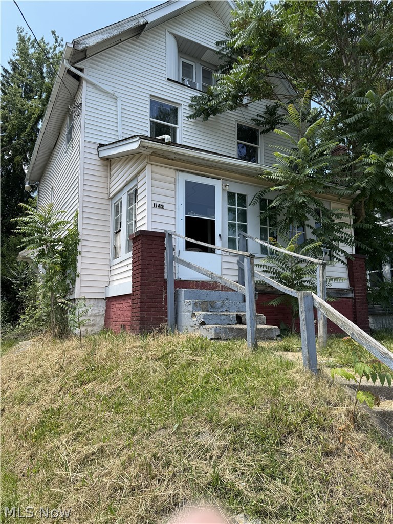 1142 Bristol Terrace Akron OH 44307