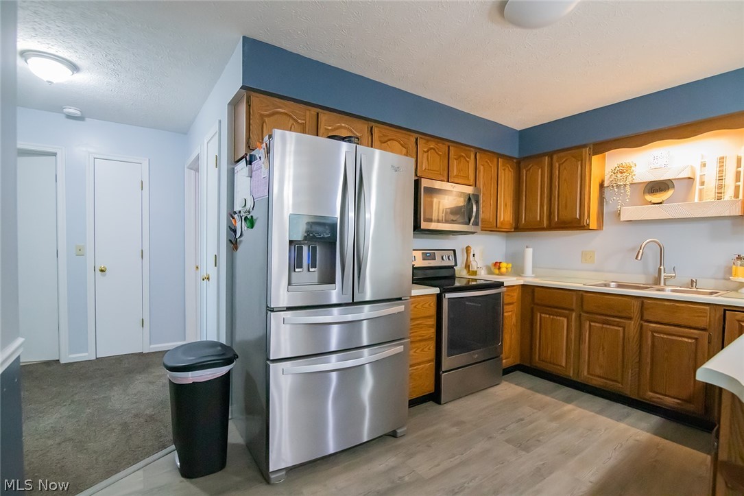 1586 Gene Street Belpre OH 45714