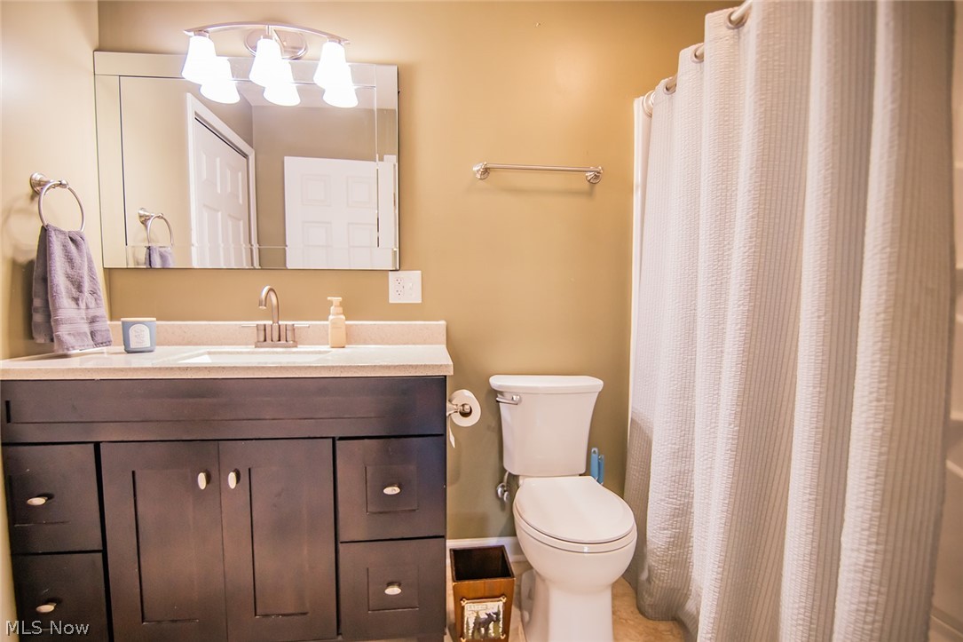 1586 Gene Street Belpre OH 45714