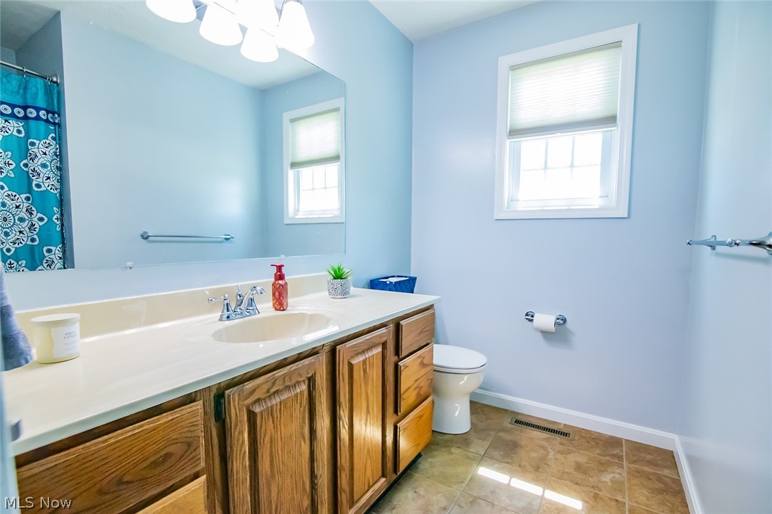 1586 Gene Street Belpre OH 45714