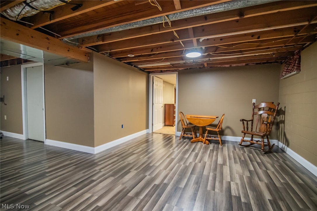 1586 Gene Street Belpre OH 45714