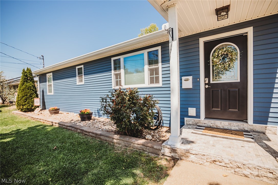1586 Gene Street Belpre OH 45714