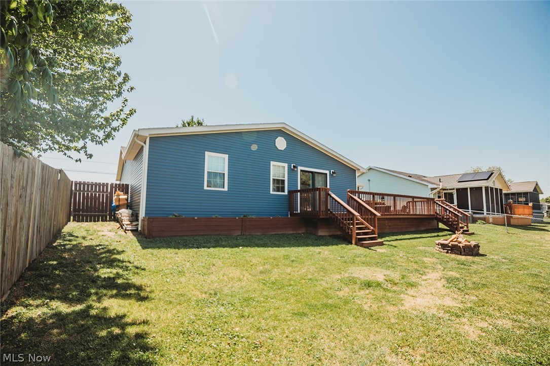 1586 Gene Street Belpre OH 45714