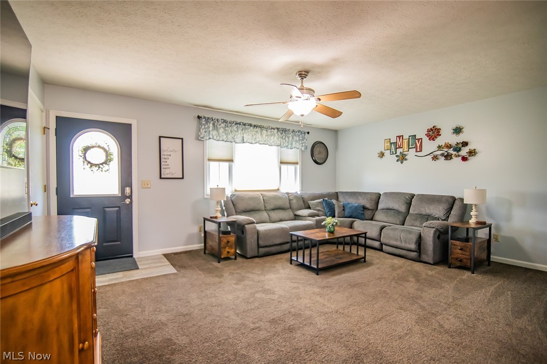 1586 Gene Street Belpre OH 45714