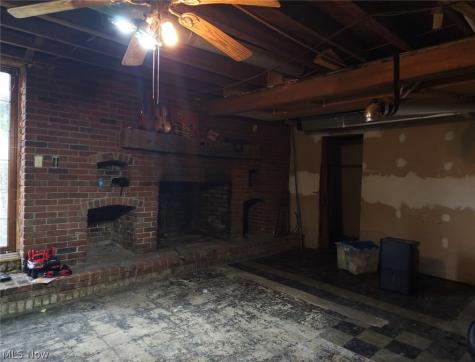 45 Columbine Avenue Akron OH 44312