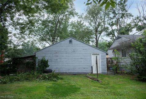 45 Columbine Avenue Akron OH 44312