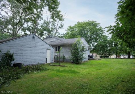 45 Columbine Avenue Akron OH 44312