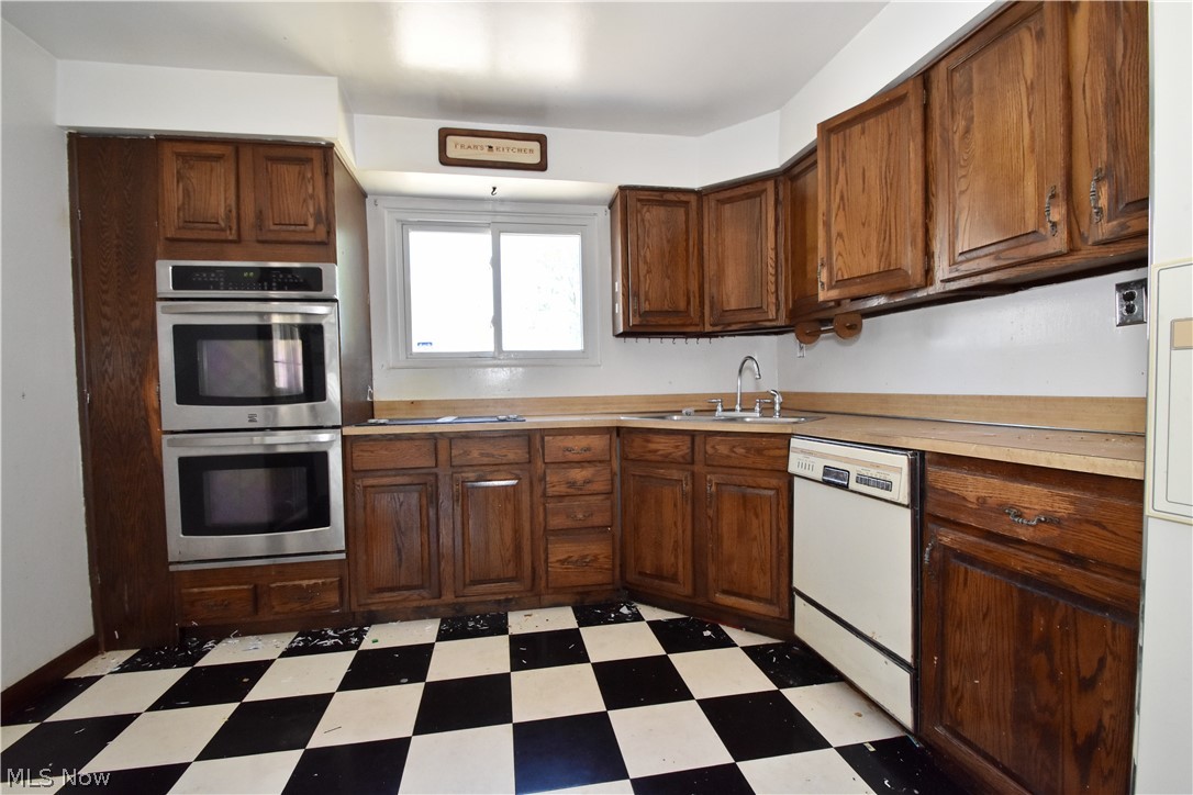 6208 Sylvia Drive Brook Park OH 44142