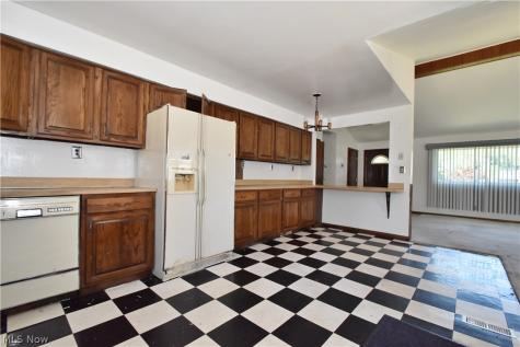 6208 Sylvia Drive Brook Park OH 44142